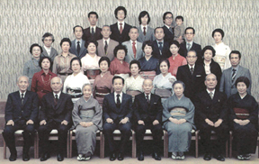 オープン記念パーティ最後列左から三人目が私