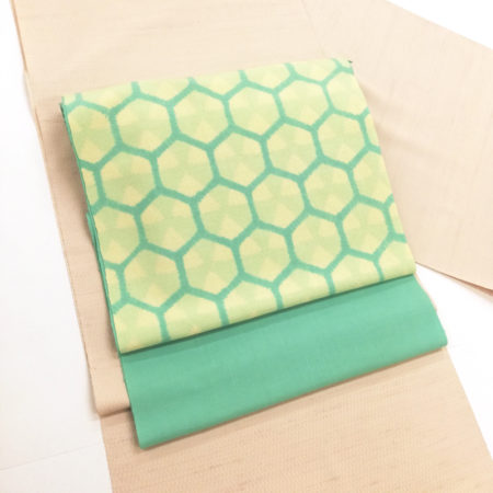 ミントグリーンの絞り染帯